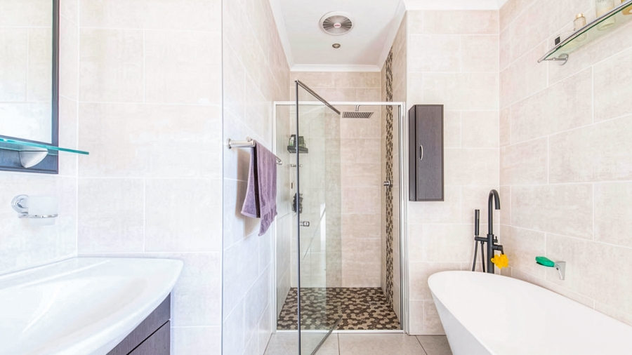 4 Bedroom Property for Sale in Welgelegen Western Cape